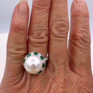 Ring, NWOT,  pearl, solid 925 sterling silver, lab emeralds, high carbon CZ, sz7